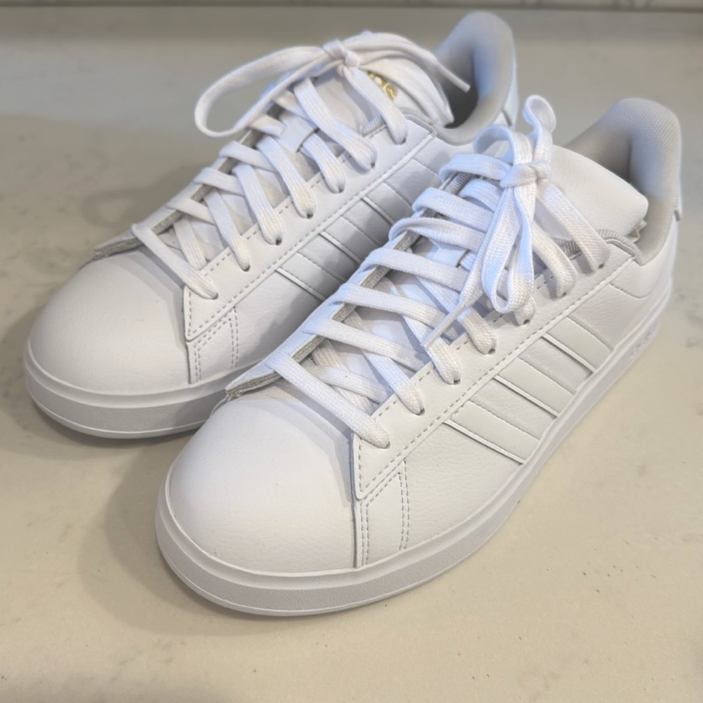 Adidas Grand Court 2.0 Sneakers women’s 7.5